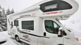 W alkowie jest po prostu zimno, prawdopodobnie nie jest dodatkowo ocieplona - zdjęcie 23